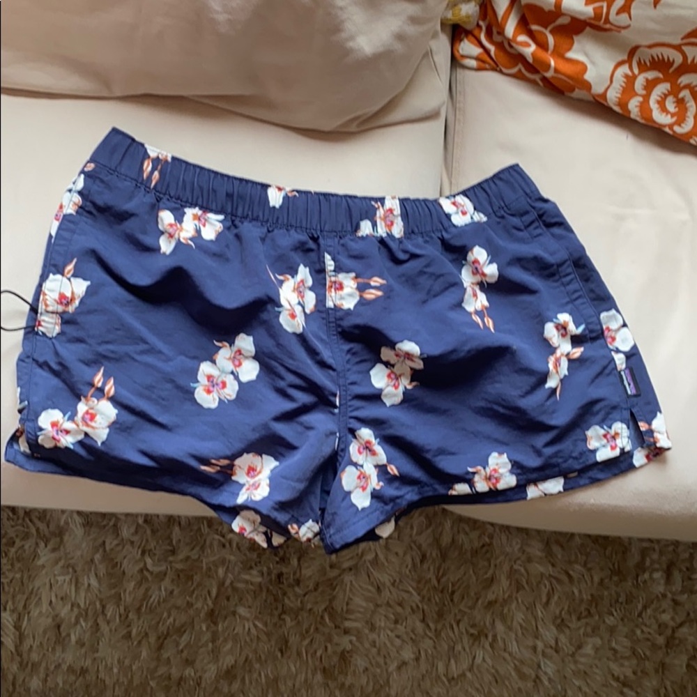 Patagonia Barely Baggies Navy Floral (Women’s L)
